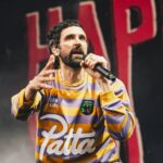 Watch Kasabian perform 'Release the Pressure' and 'Great Pretender' on 'SNL UK'