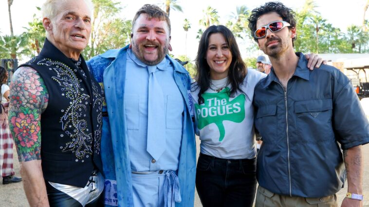 Watch Teddy Swims bring out Joe Jonas, Vanessa Carlton and Van Halen's David Lee Roth at Coachella 2026