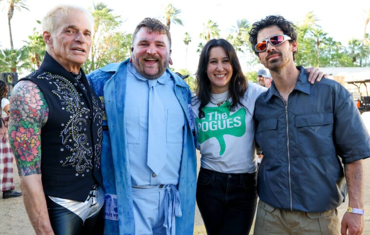 Watch Teddy Swims bring out Joe Jonas, Vanessa Carlton and Van Halen's David Lee Roth at Coachella 2026