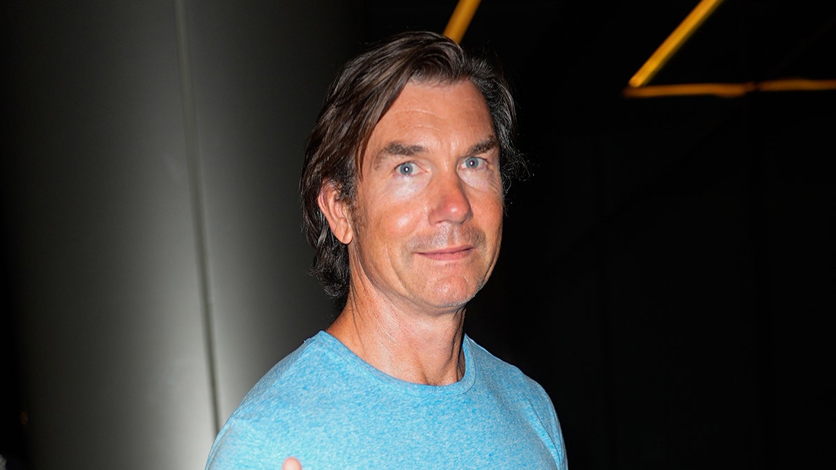Jerry O'Connell wearing a blue T-shirt in New York City