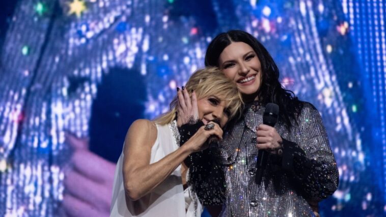Laura Pausini Fulfills 'Dream' of Singing With Ana Torroja in Mexico