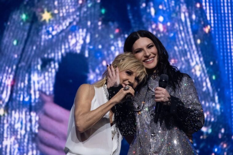 Laura Pausini Fulfills 'Dream' of Singing With Ana Torroja in Mexico