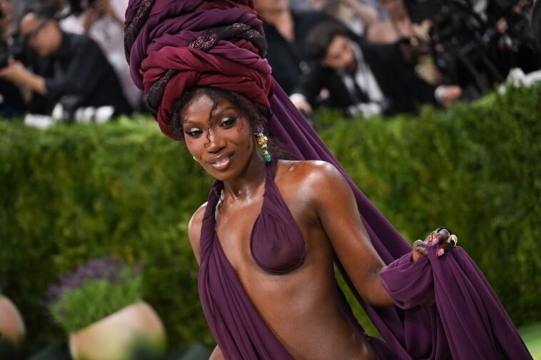 10 Best Red Carpet Looks From Musicians