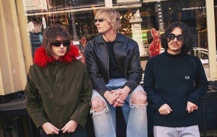 Villanelle are becoming rock'n'roll stars in their own grungy image