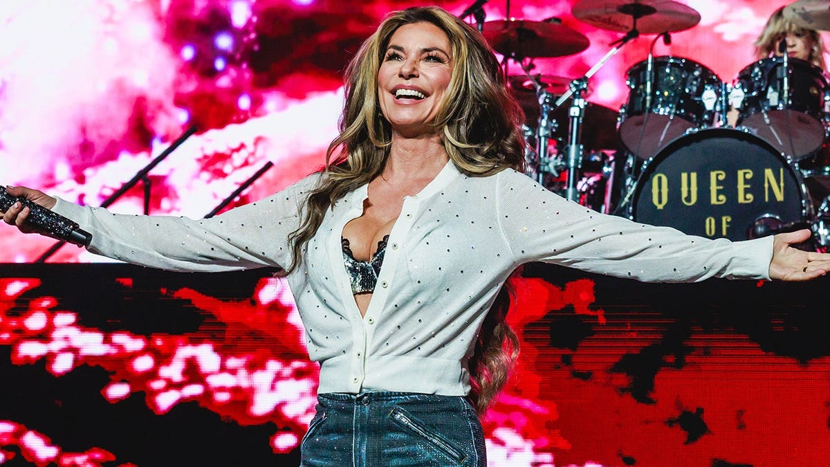 Shania Twain on-stage at the Great Canadian Casino Resort Toronto in Toronto, Canada in July 2025.