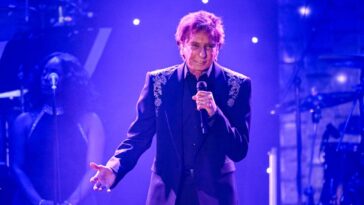 Barry Manilow Postpones May Las Vegas Shows Amid Cancer Recovery