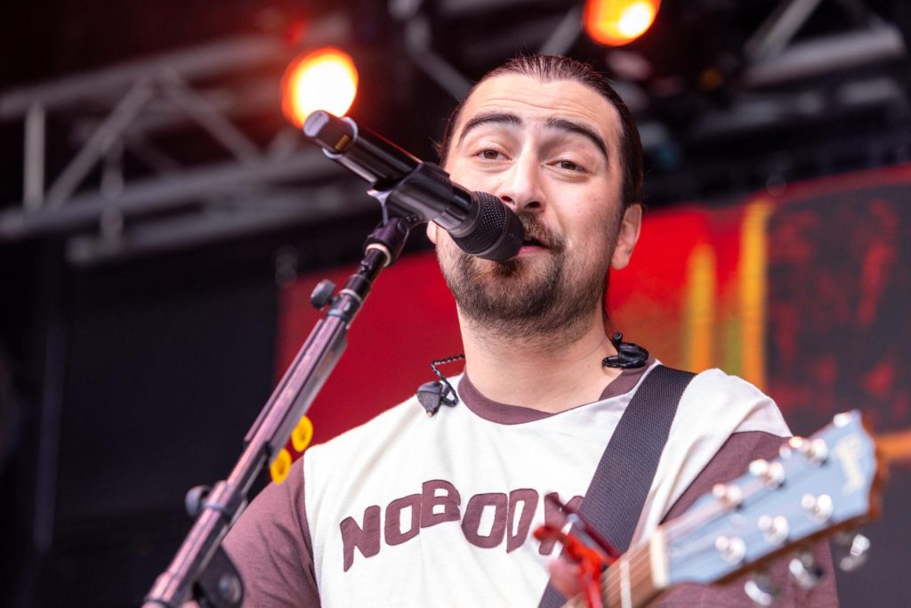 Fame Freaked Noah Kahan Out So Much He Considered Being a Groundskeeper