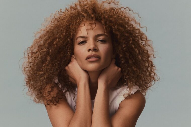 Leslie Grace Talks 'Amor, Quién Eres?,' Her 1st LP in Over a Decade