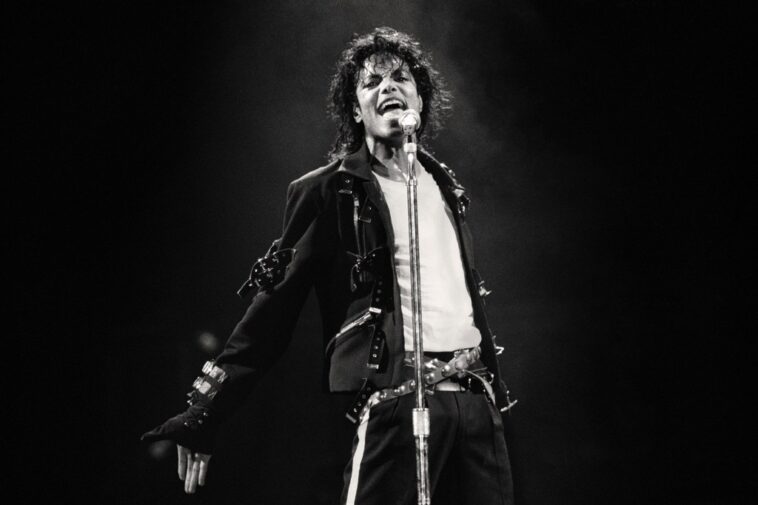 Michael Jackson Earns His First U.K. No. 1 Album in 17 Years